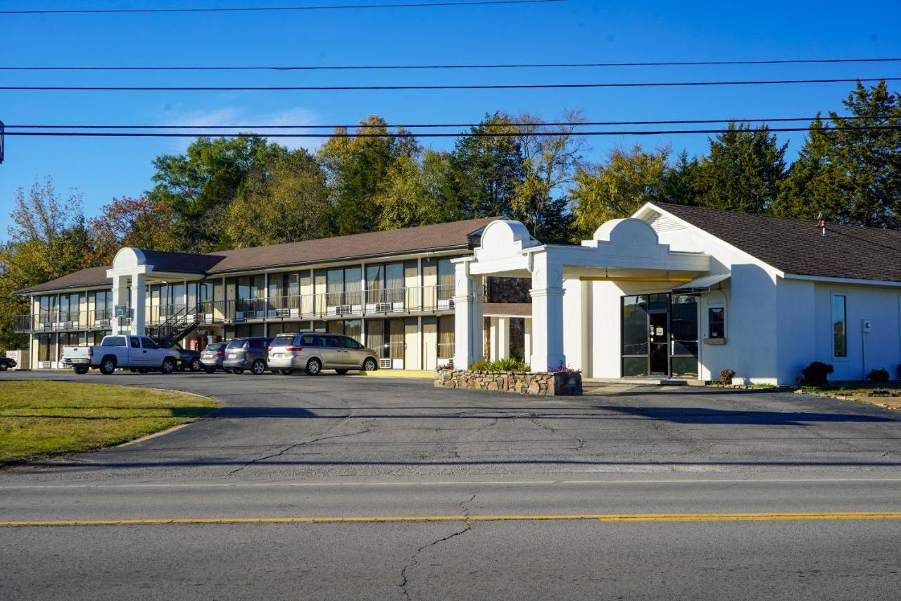 Sunset Inn Clarksville Esterno foto